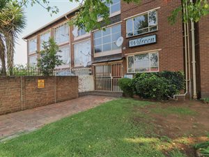 2 Bed Apartment in Ravensklip