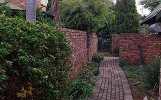 2 Bedroom Cluster in Weavind Park