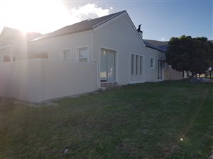 3 Bedroom Townhouse in Sandbaai