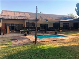 4 Bed House in Lynnwood Manor
