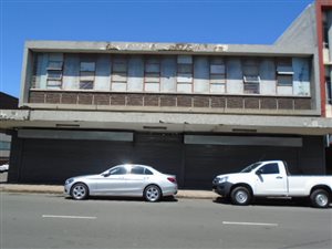 2400 m² Industrial space in Congella