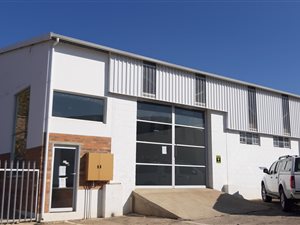 360 m² Commercial space in Kokstad