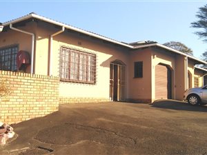 2 Bed Townhouse in Empangeni Central