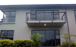 4 Bedroom Townhouse in Beverley Hills