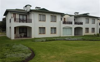 2 Bedroom Apartment in Keurboomstrand