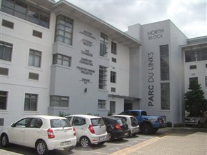 50 m² Commercial space in Somerset West Central