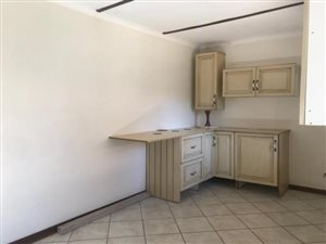 3 Bed House in Fontainebleau