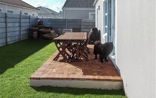 2 Bedroom House in Sunningdale