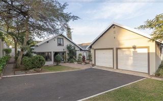 2 Bedroom Flat in Herrwood Park
