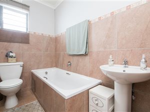 2 Bed Townhouse in Alberton
