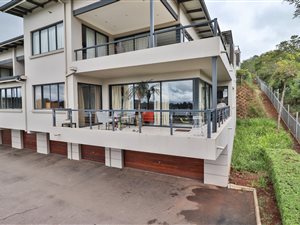 3 Bed Apartment in Gillitts