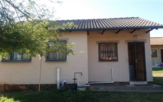 2 Bedroom House in Karino