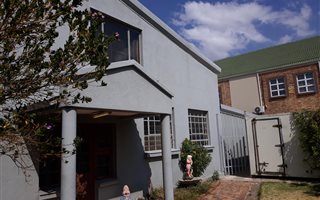 862 m² Industrial space in Hughes