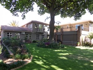 5 Bed House in Linksview