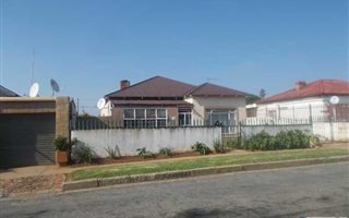 2 Bedroom House in Geduld