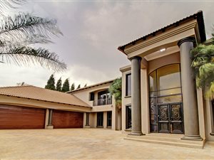 5 Bed House in Silver Lakes