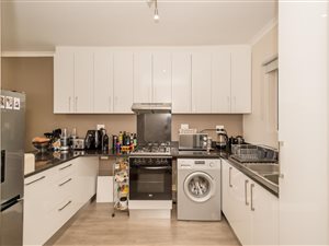 2 Bed Apartment in Vredehoek