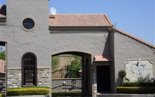 1 Bedroom Apartment in Pineslopes