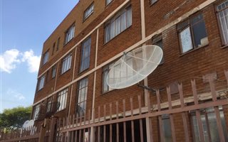 2.5 Bedroom Apartment in Laudium