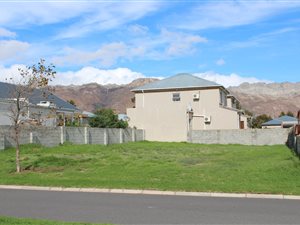400 m² Land available in Somerset West Central