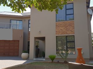 4 Bed House in Eye of Africa