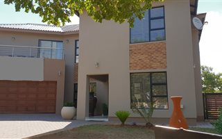 4 Bedroom House in Eye of Africa