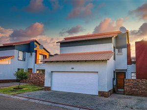 3 Bed Townhouse in Oukraal Estate