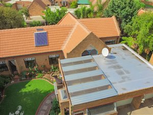 3 Bedroom Townhouse in Eldoraigne