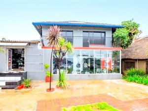 320 m² Commercial space in Witpoortjie