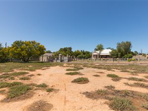 783 m² Land available in Oudtshoorn