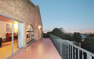 3 Bedroom House in Hoheizen