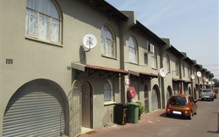 3 Bedroom Duplex in Verwoerdpark