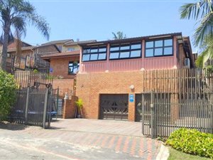 3 Bed House in Belfort Estate
