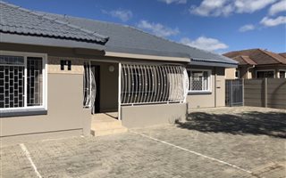 240 m² Commercial space in George Central