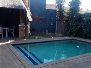 3 Bed House in Lambton Gardens