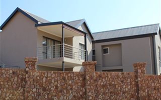 2 Bedroom House in Redstone Country Estate