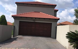 3 Bedroom House in Thatchfield