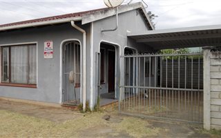 3 Bedroom House in Newlands West