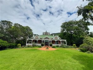 6 Bed House in Blackridge