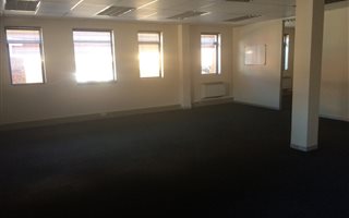 245 m² Office Space in Die Hoewes