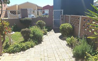 3 Bedroom House in Strandfontein