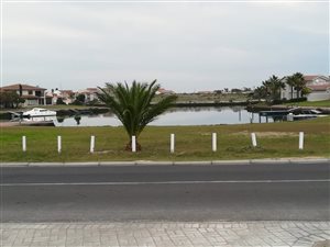 651 m² Land available in Port Owen