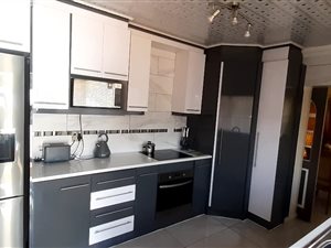 3 Bed House in Pollak Park