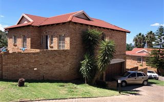 4 Bedroom Duplex in Safari Gardens