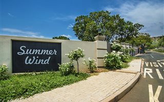 2114 m² Land available in Poortview