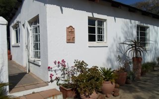 1 Bedroom Garden Cottage in Crowthorne