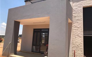 311 m² Industrial space in Willow Park Manor
