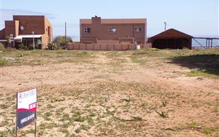 500 m² Land available in Strandfontein