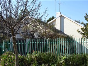 4 Bed House in Cresta