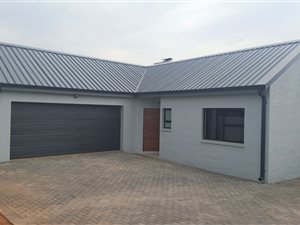 3 Bed House in Roodeplaat